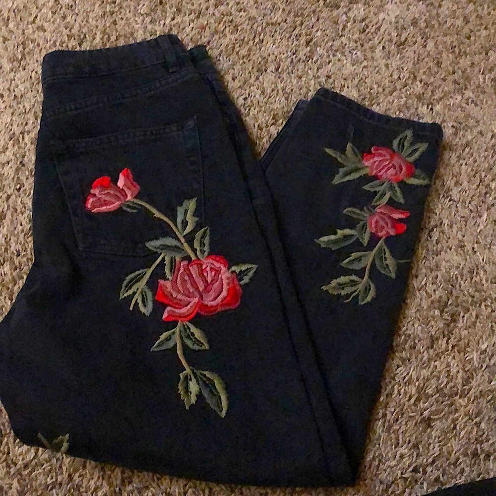 Top Shop Moto mom washed up black floral jeans